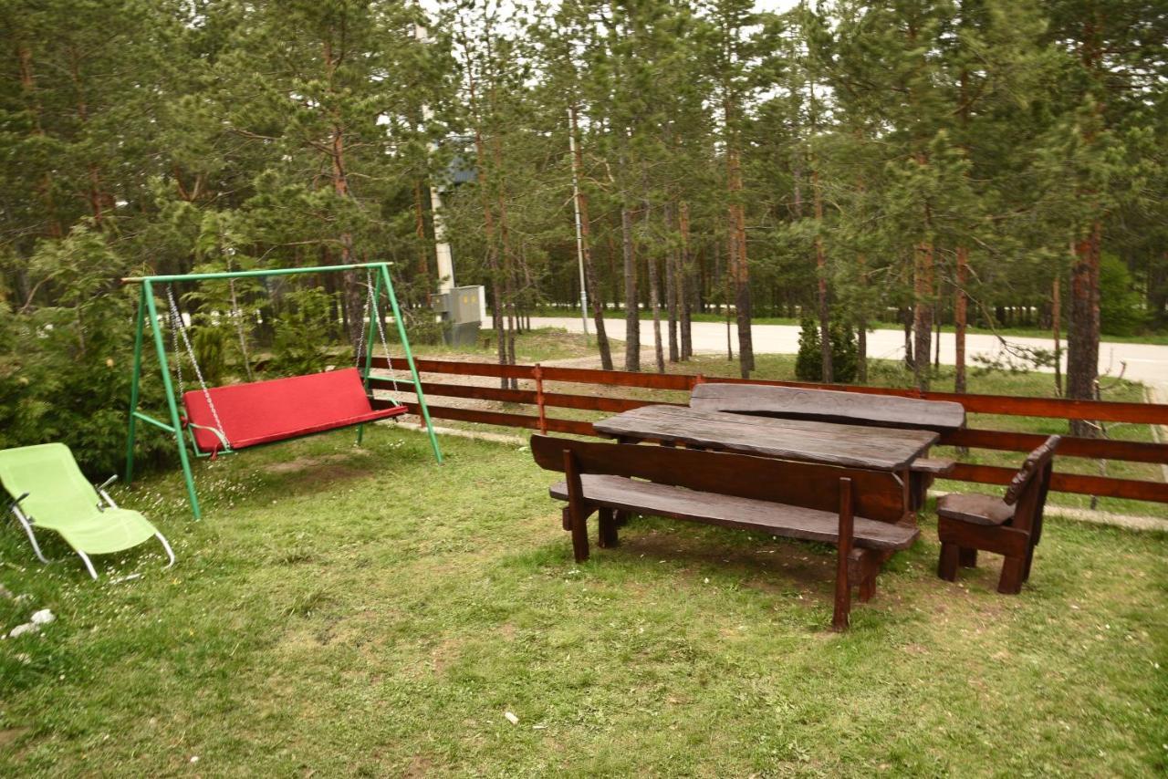 Villa Vikendica Maksimovic - Tara - Primamo Vaucere à Kaluđerske Bare Extérieur photo