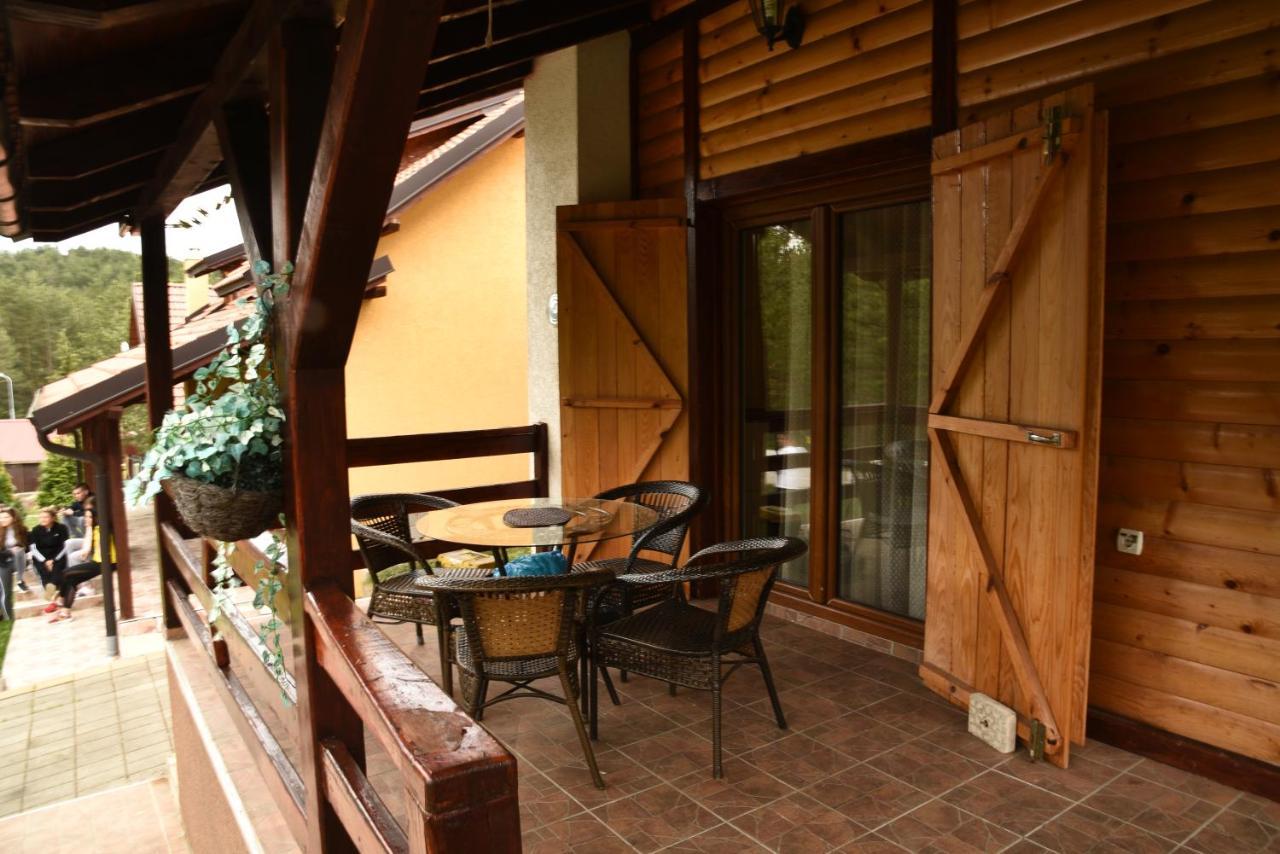 Villa Vikendica Maksimovic - Tara - Primamo Vaucere à Kaluđerske Bare Extérieur photo
